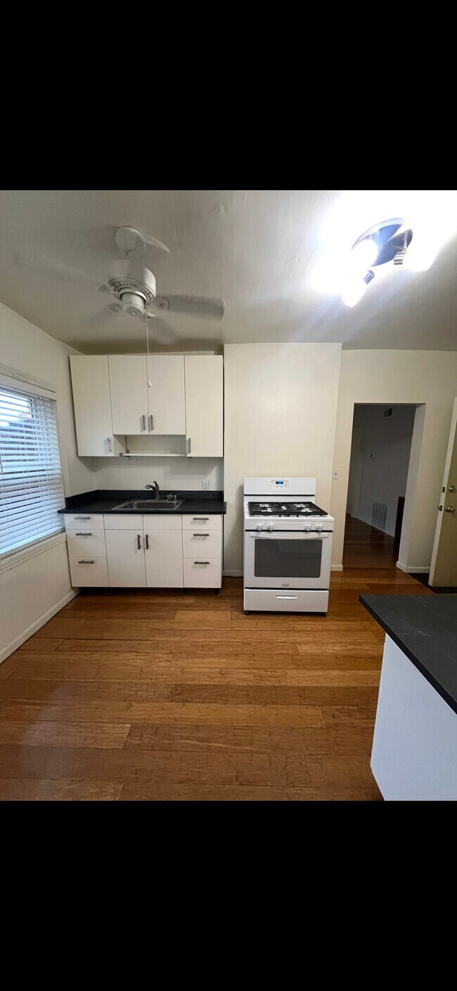 Kitch - 2004 E 125th St Unit 6