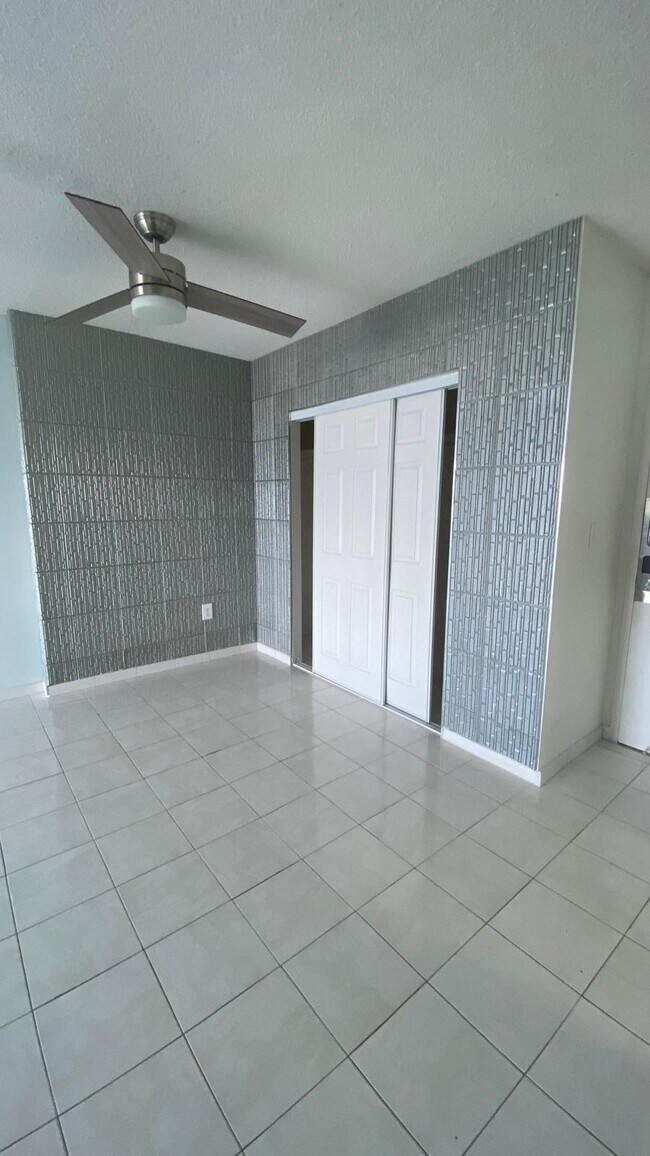 Photo - 400 Kings Point Dr Unit 1018