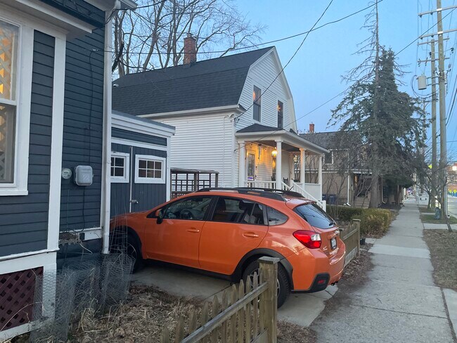 Photo - 563 S Ashley St