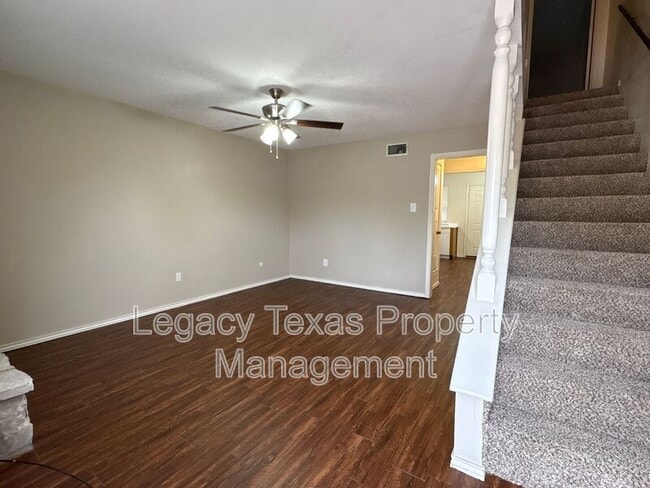 Photo - 1607 N Nolan River Rd Unidad Apt A