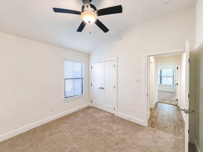 Photo - Modern 3 Bed / 2 Bath Home with Central Air & Updated Appliances in West Temple