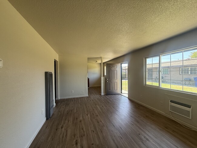Building Photo - 2401 Strivens Ave Rental
