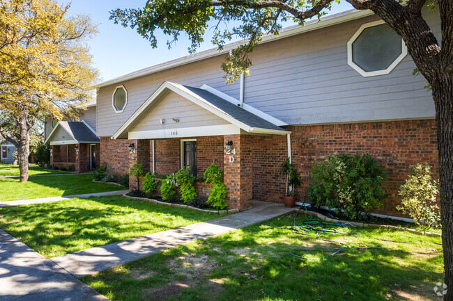 Building Photo - Westwind Manor Rental