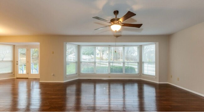 Photo - 805 Arlington Glen Dr