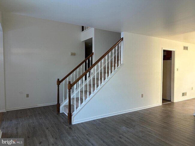 Photo - 25 Green Meadow Ct