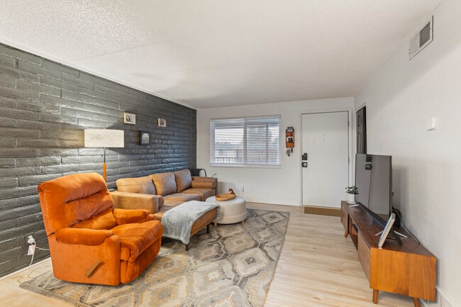 Photo - 1723 Robb St Unit #55