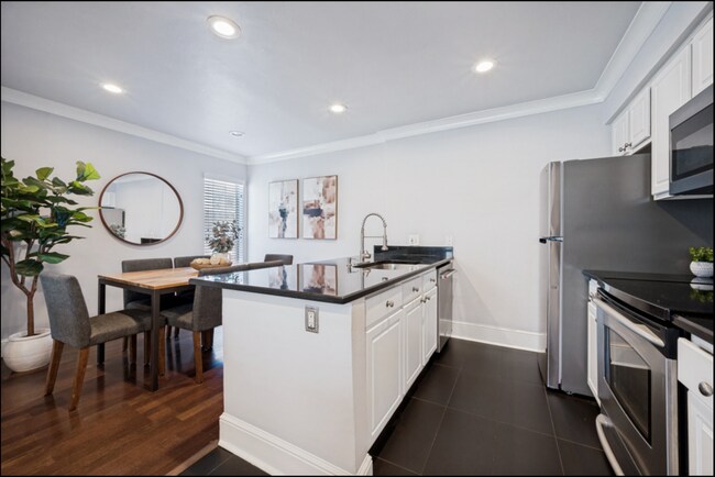 Photo - 5930 Sandhurst Ln Unit #218 Tuscany