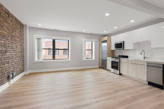 Photo - 1548 W Juneway Terrace Unit 2B