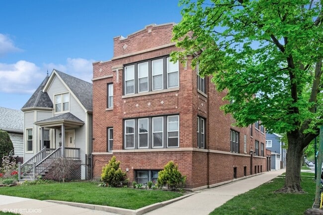 Building Photo - 3603 W Cullom Ave Unit 2W