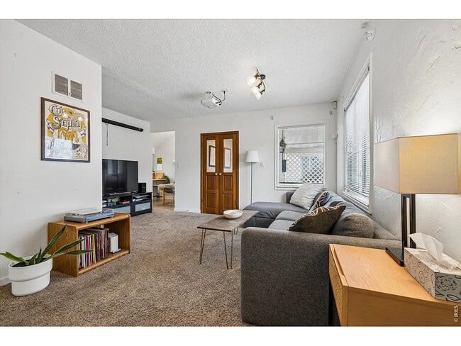 Living Room - 1819 S Madison St