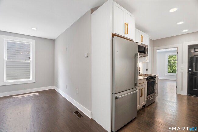 Photo - 492 Lombard St