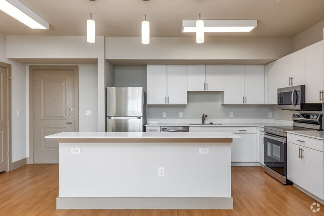 2BR, 2BA - 938SF | B1