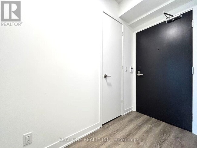 Photo - 180 Front St E Unit 712