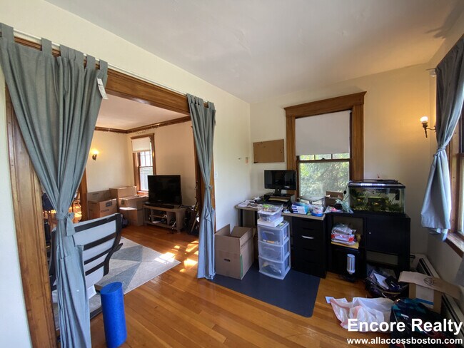 Photo - 8 Worthington St