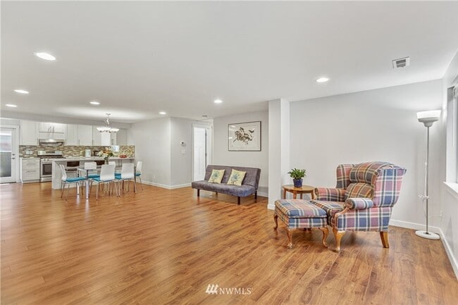 Photo - 4 Bed 2 Bath Home in Mountlake Terrace!