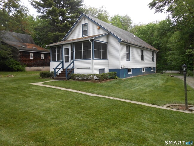 240 Derby Ave
