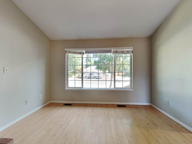 Photo - 833 SW 313th Ct