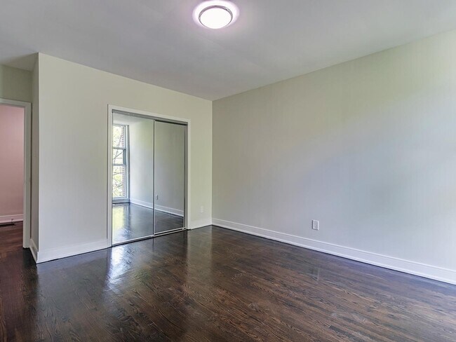 Photo - 95 Decarie Cir