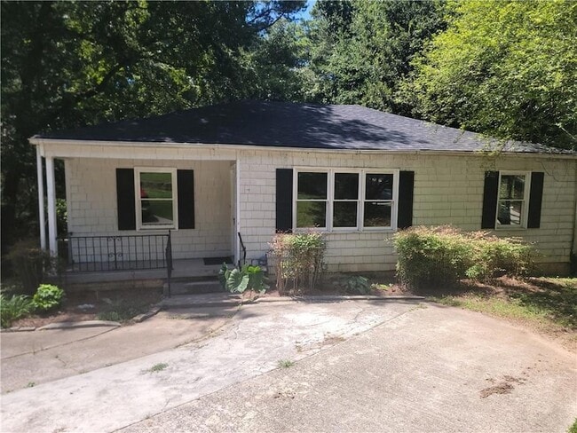 Photo - 1040 Shepherds Ln NE House