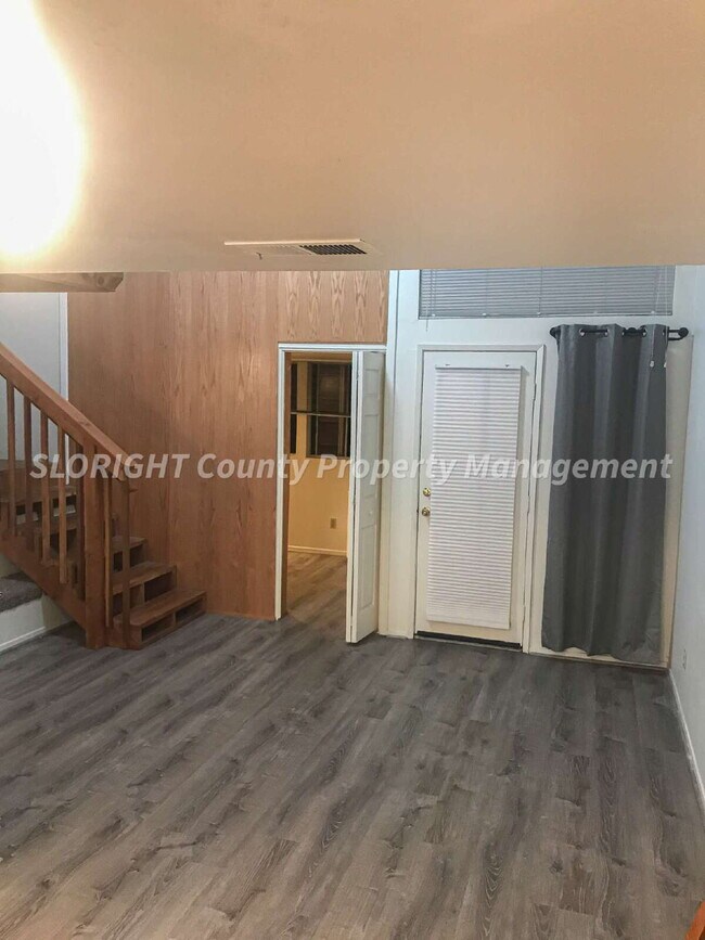 AVAILABLE NOW - 2 Bedroom plus den and loft / 2 Bathroom Condo on East Foothill in SLO