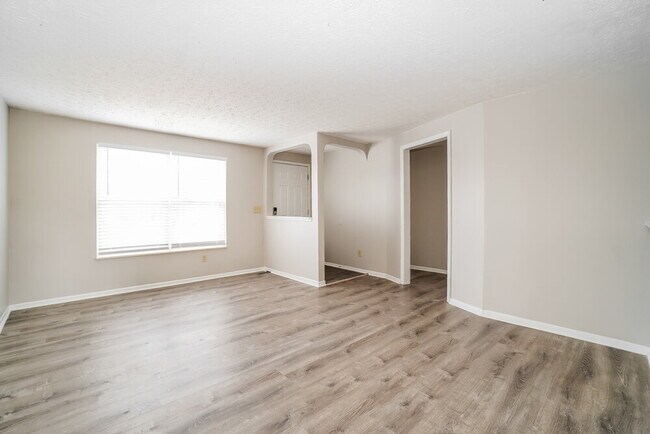 Photo - 4880 River Trail Ct