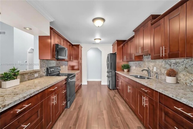 4991 NW 72nd Ter