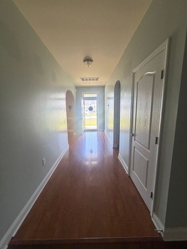 Photo - 3541 Castlefield Ln