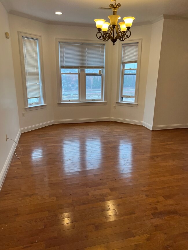 Photo - 2101 Bolton St Unidad 3