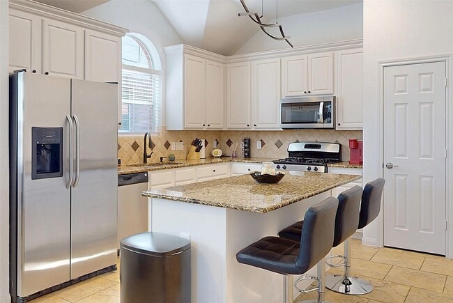 Photo - 18 Avenswood Pl