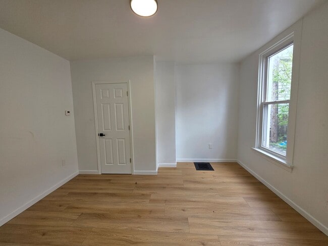 Photo - Space 3 bed 1 bath house for rent in Braddock!