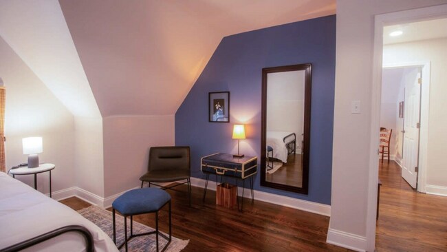 Photo - 909 S McLean Blvd