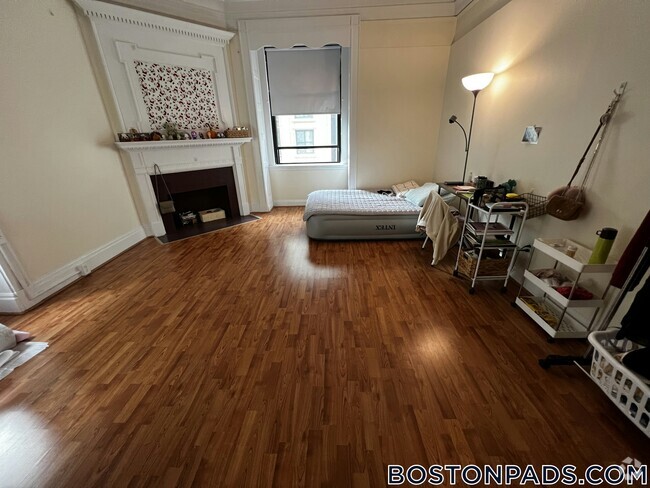 Building Photo - 62 Boylston St Unit 501 Rental