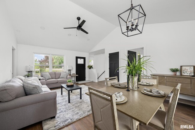 Photo - 813 WILLIAMS Way