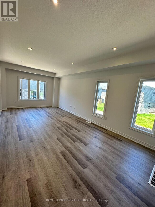 Photo - 448 Blackburn Dr