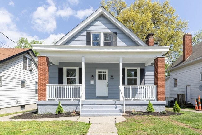 Building Photo - PRICE HILL - Stunning 4 bed 2 bath on quiet cul de sac street