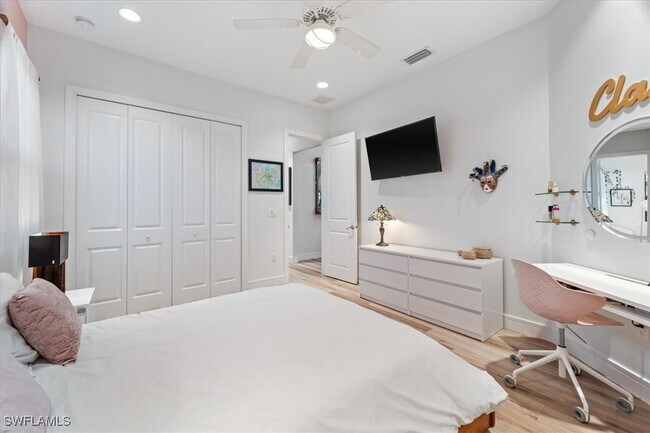 Photo - 5858 Star Grass Ln