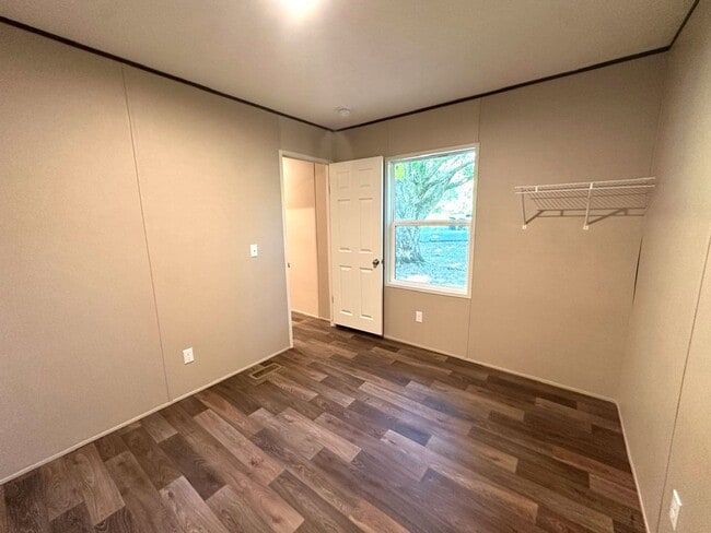 Photo - Brand new Efficiency 1 BR mobile home with large bonus room Unit Lenlock 1-1