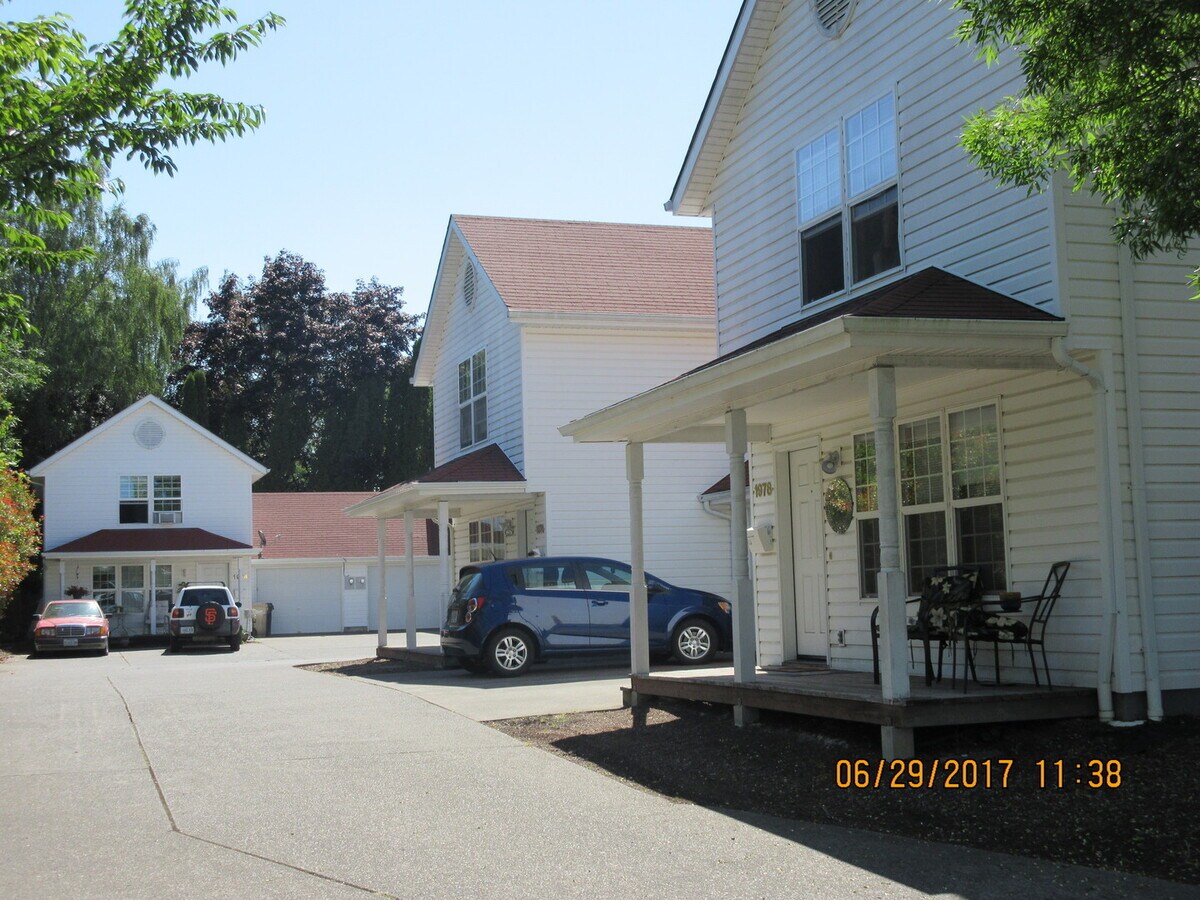 Photo - (887) Grant Duplexes - 3 bedroom / 1.5 Bath Townhouse Duplex Unidad 1976