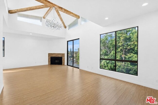 Building Photo - 2175 S Beverly Glen Blvd Unit 406