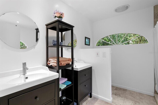 Photo - 1343 Highland Ave NW