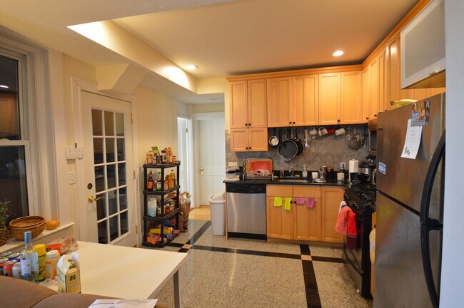 Photo - 69 Babcock St