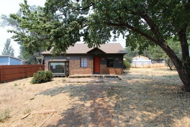 Building Photo - MOVE IN SPECIAL! Charming 2 Bedroom Home in Lower Greenlaw | Large Fenced Yard