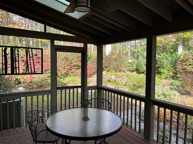 Photo - 115 Whitewater Dr