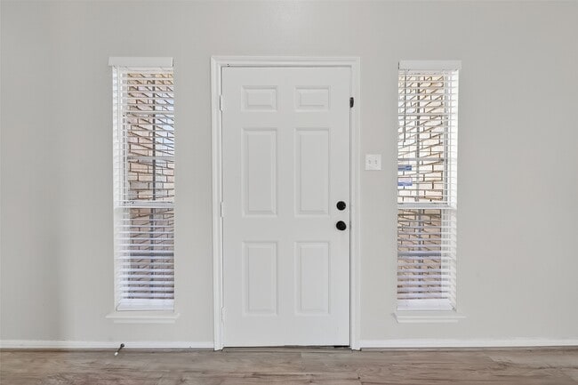 Photo - 3126 Lakefield Way