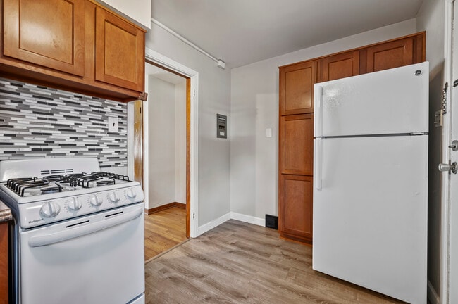 Photo - 1441 Lincoln Way Unit B
