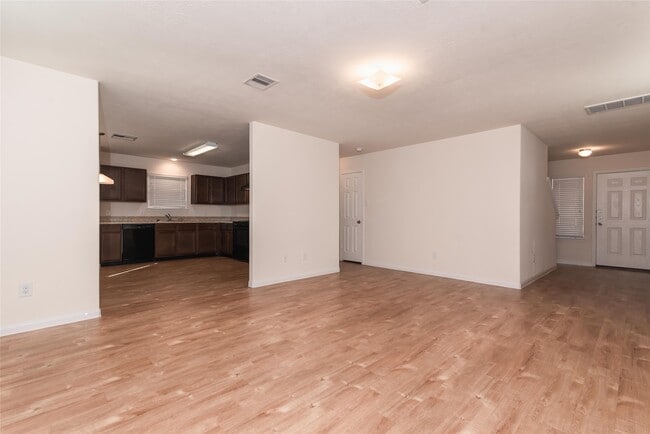 Photo - 724 South Ella Creek Drive