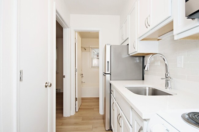 Photo - Student-Friendly 1BR Apartment Near The School of Data Science Unit Ivy Rd 2114 #10