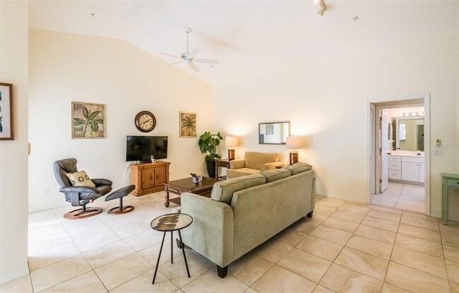 Photo - 815 Montrose Dr Unit 203