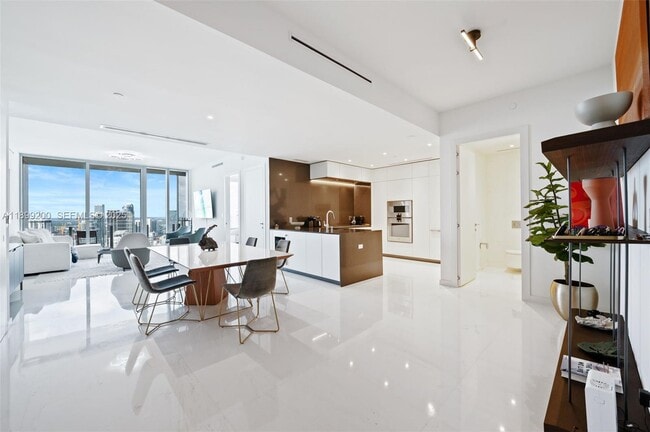 Photo - 300 Biscayne Blvd Way Unit 4909W