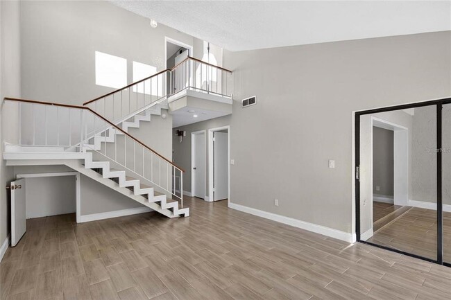 Photo - 605 Woodridge Dr